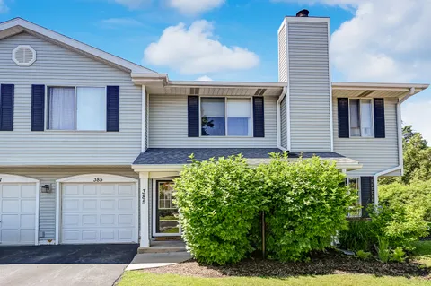$339,000 | 385 Coventry Court, Unit 385, Clarendon Hills, IL 60514