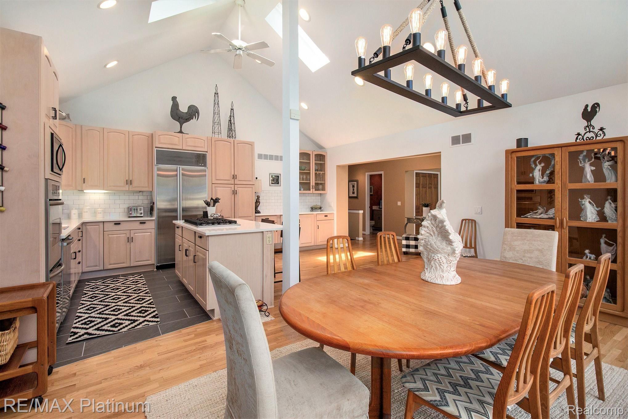 3859 Brighton Road Howell, MI 48843 - Photo 6 of 46 Dining Area / Kitchen