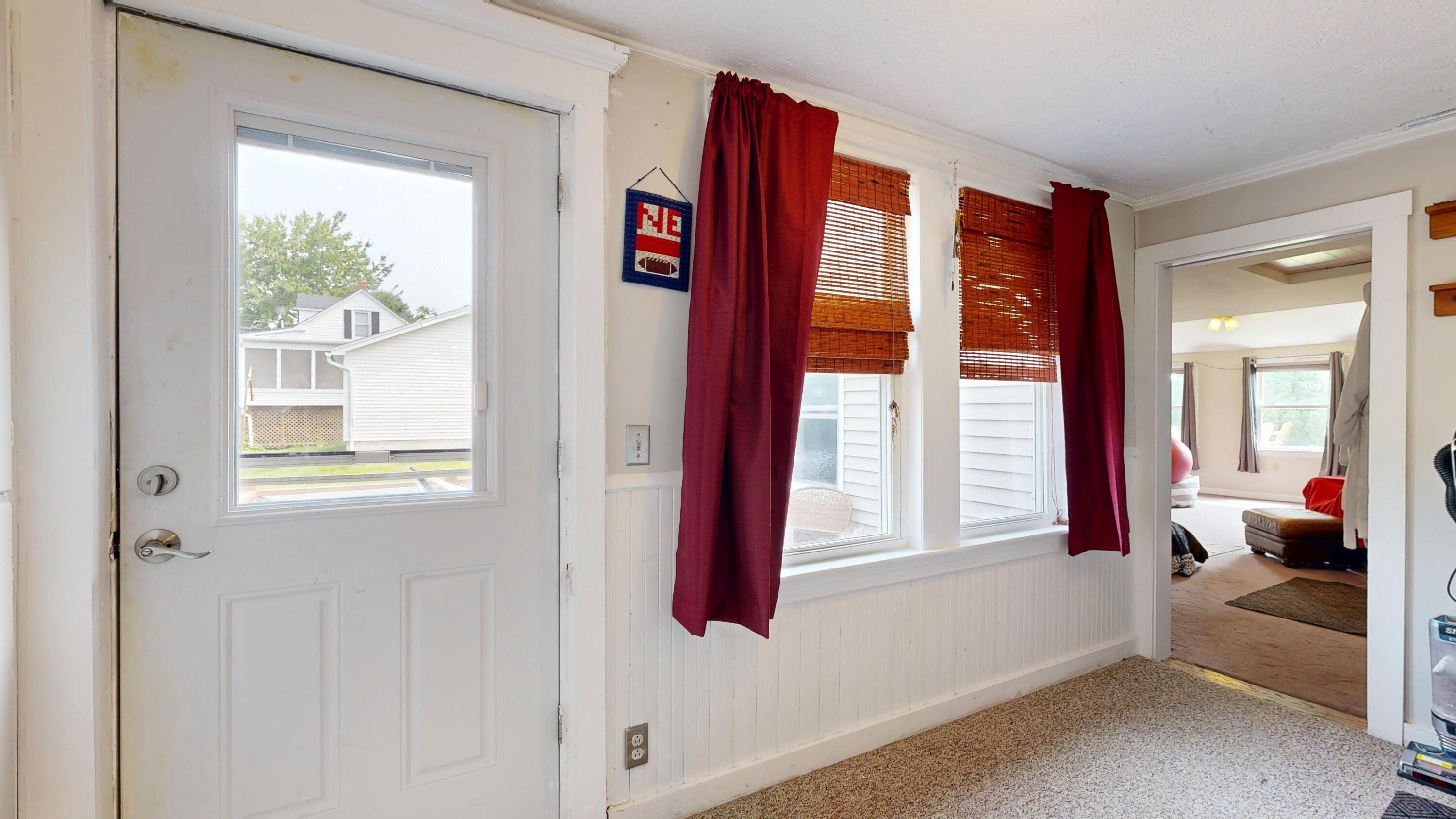 43 Rosedale Street Lewiston, ME 04240 - Photo 5 of 49 43-Rosedale-Street-08052025_181128