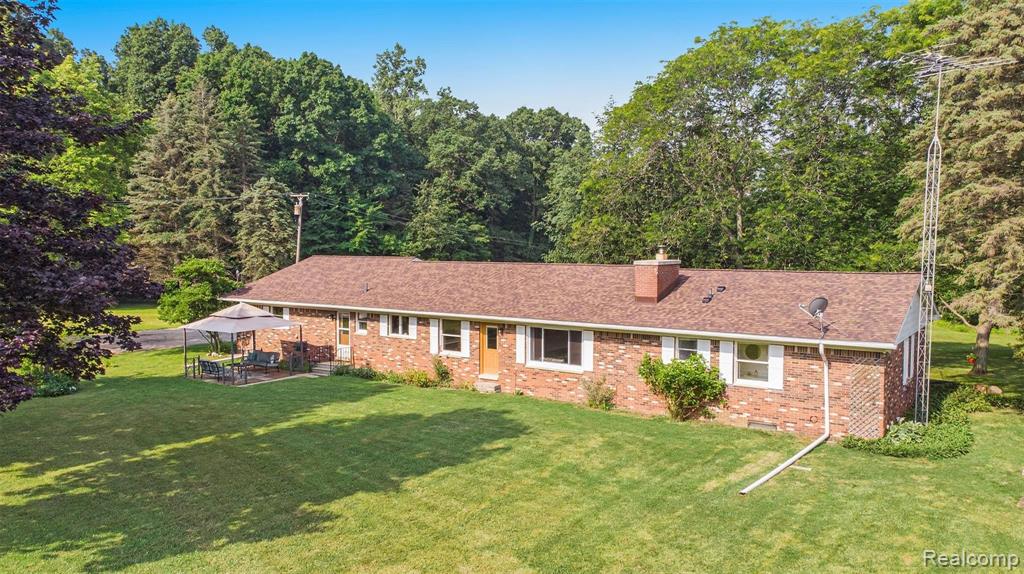 5440 Green Road Fenton, MI 48430 - Photo 27 of 44