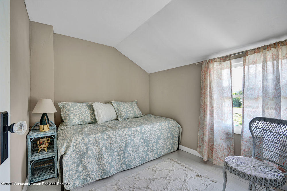 124 Green Island Road Toms River, NJ 08753 - Photo 29 of 49 2nd Floor Bedroom