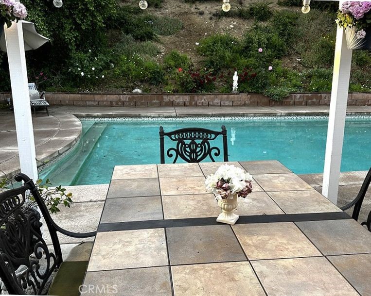 26261 Veva Way Calabasas, CA 91302 - Photo 11 of 40
