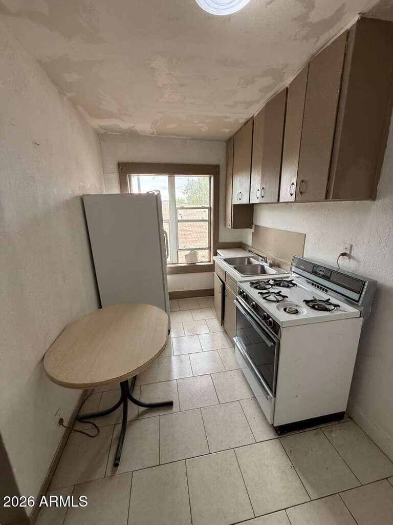 1165 East 10th Street, Unit 4 Douglas, AZ 85607 - Photo 3 of 9 WhatsApp Image 2026-05-04 at 4.06.08 PM