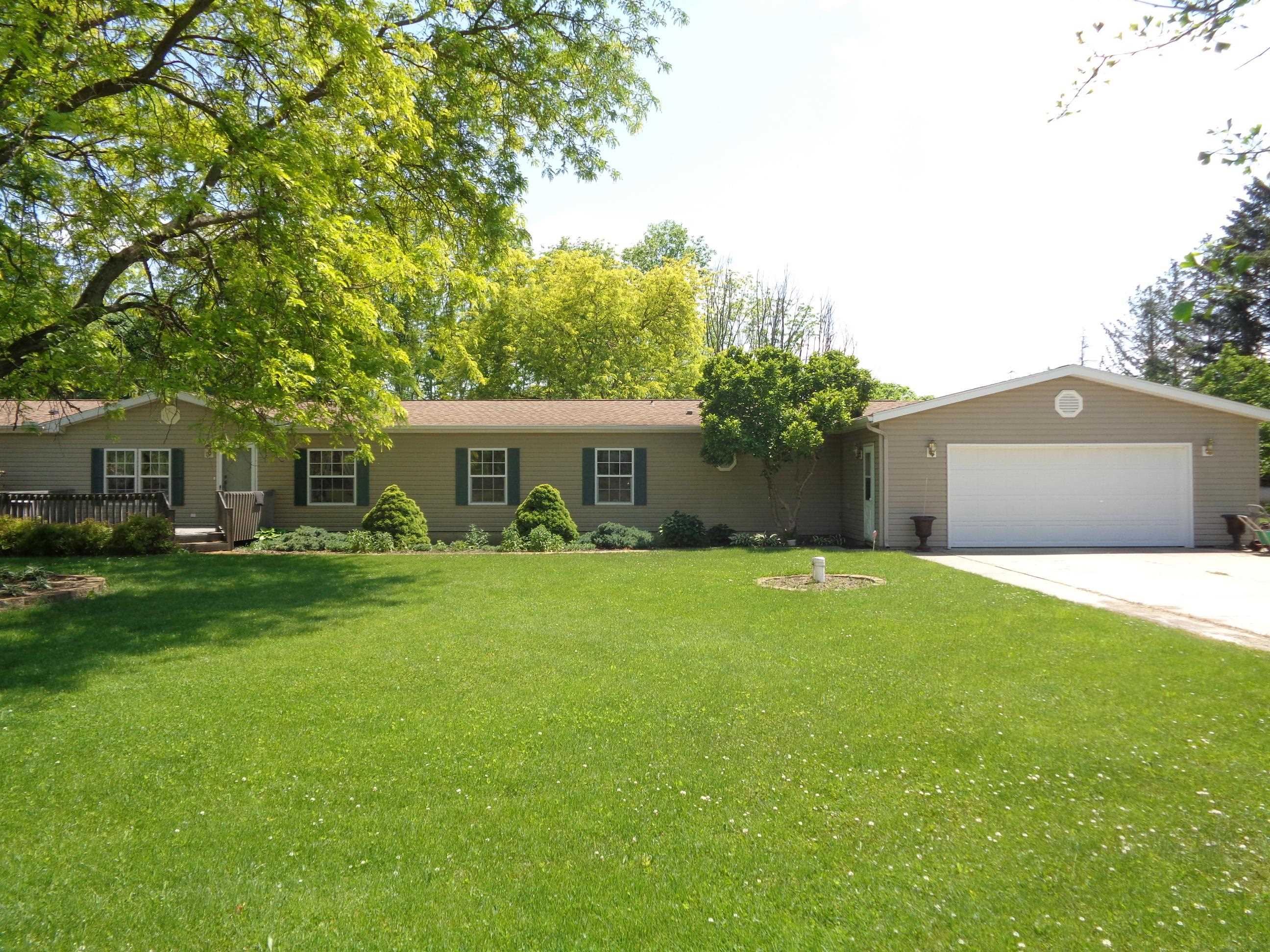 12032 Johnson Road Churubusco, IN 46723 - Photo 1 of 24