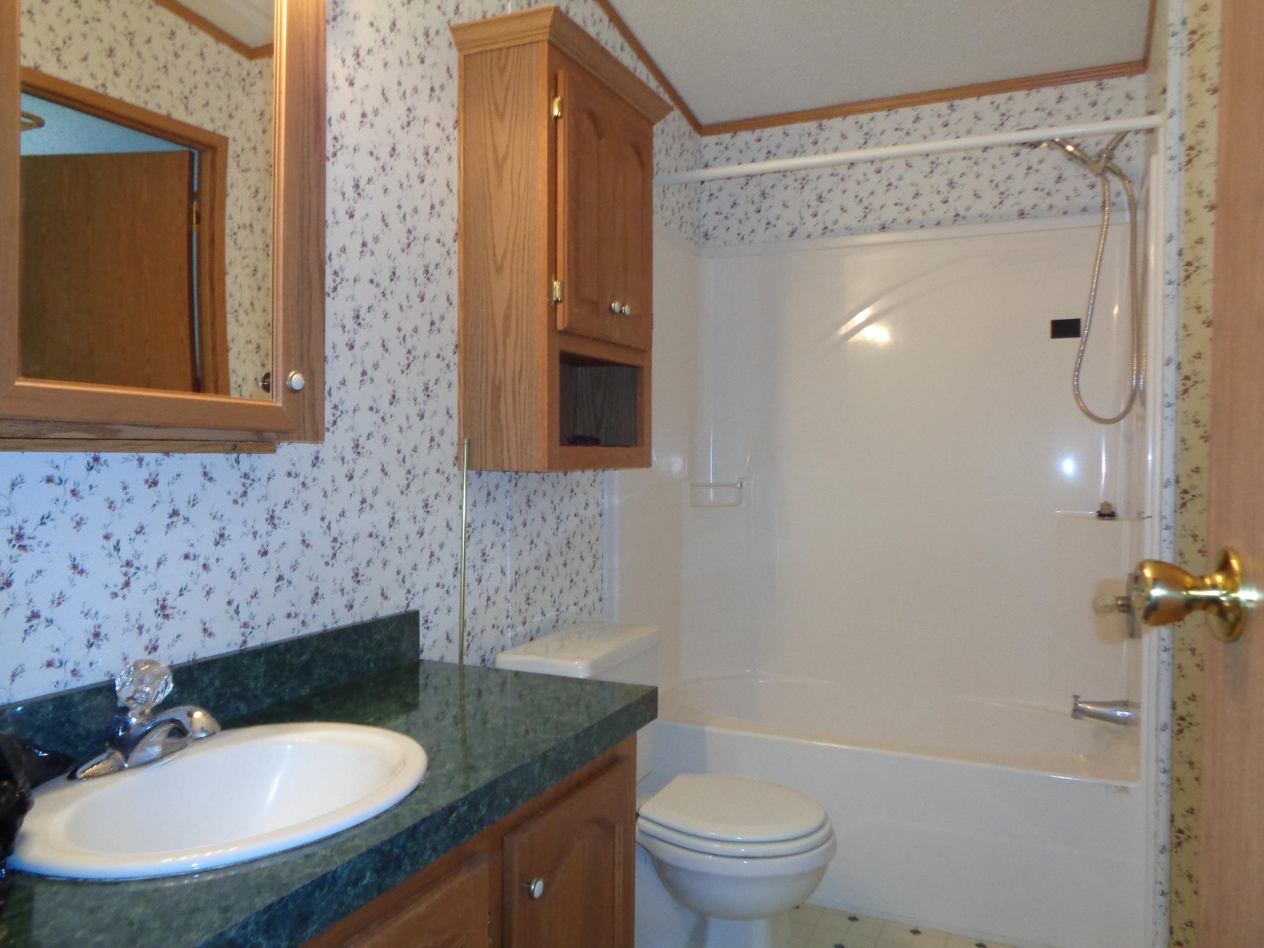 12032 Johnson Road Churubusco, IN 46723 - Photo 12 of 24