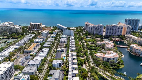 $3,400 | 195 Sunrise Drive, Unit 1, Key Biscayne, FL 33149