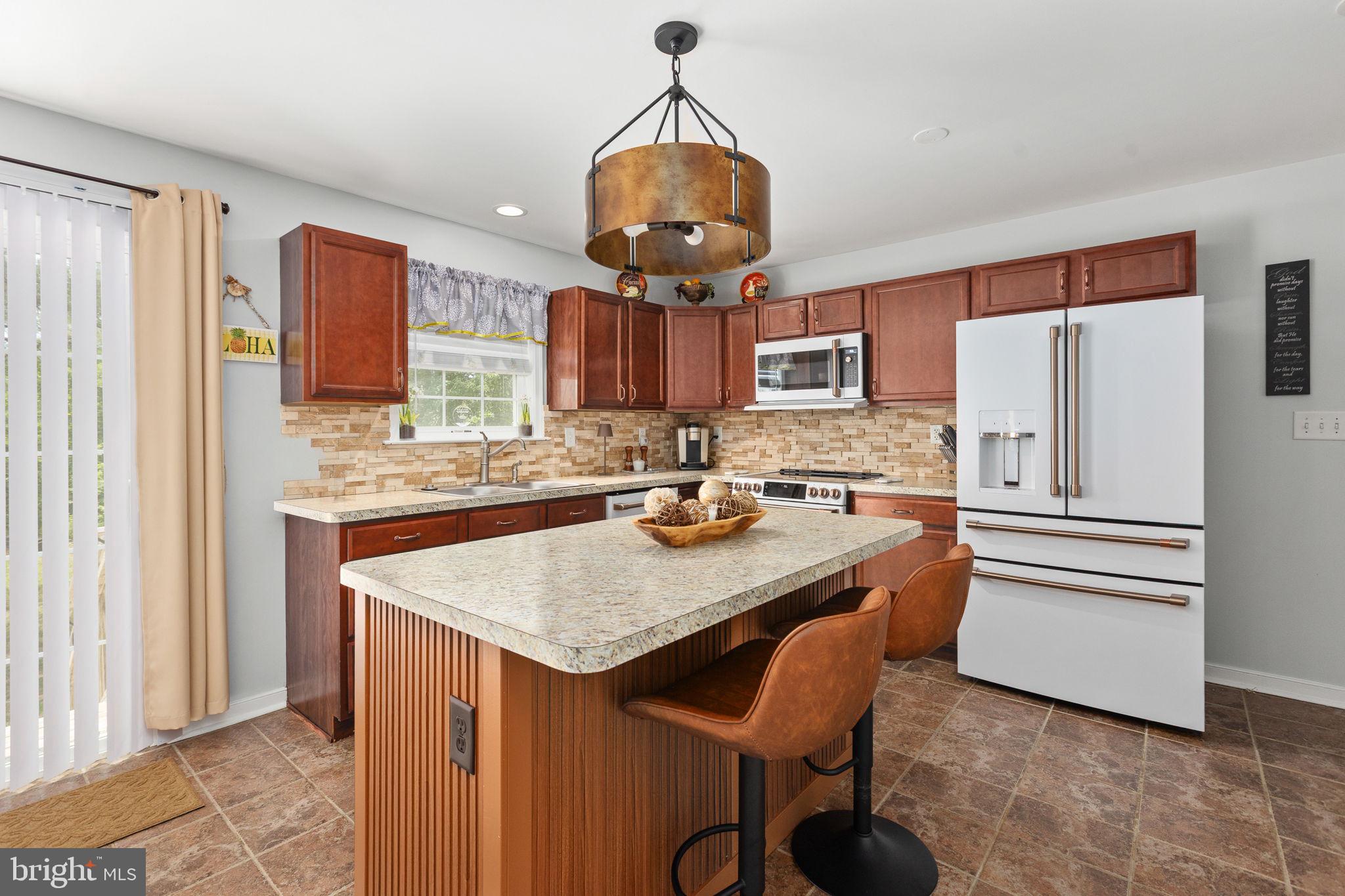 22088 Landora Bridge Road Ruther Glen, VA 22546 - Photo 46 of 122 Modern kitchen with stylish finishes.