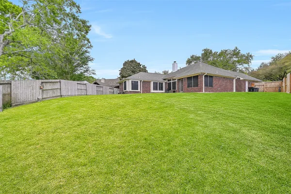 $395,000 | 13906 Aspen Knoll Court, Houston, TX 77059