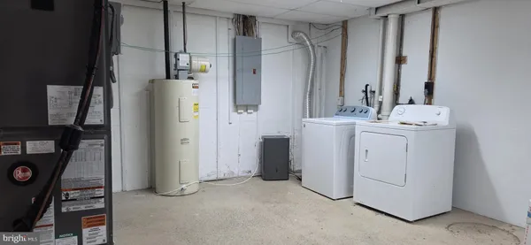 $2,575 | 7854 Kings Bench Place, Pasadena, MD 21122