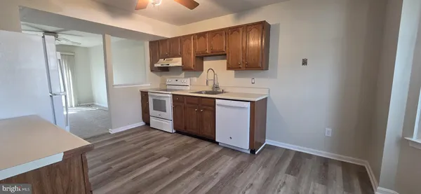 $2,575 | 7854 Kings Bench Place, Pasadena, MD 21122