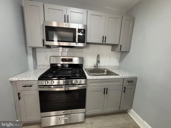 $149,999 | 542 Keystone Avenue, Darby, PA 19023