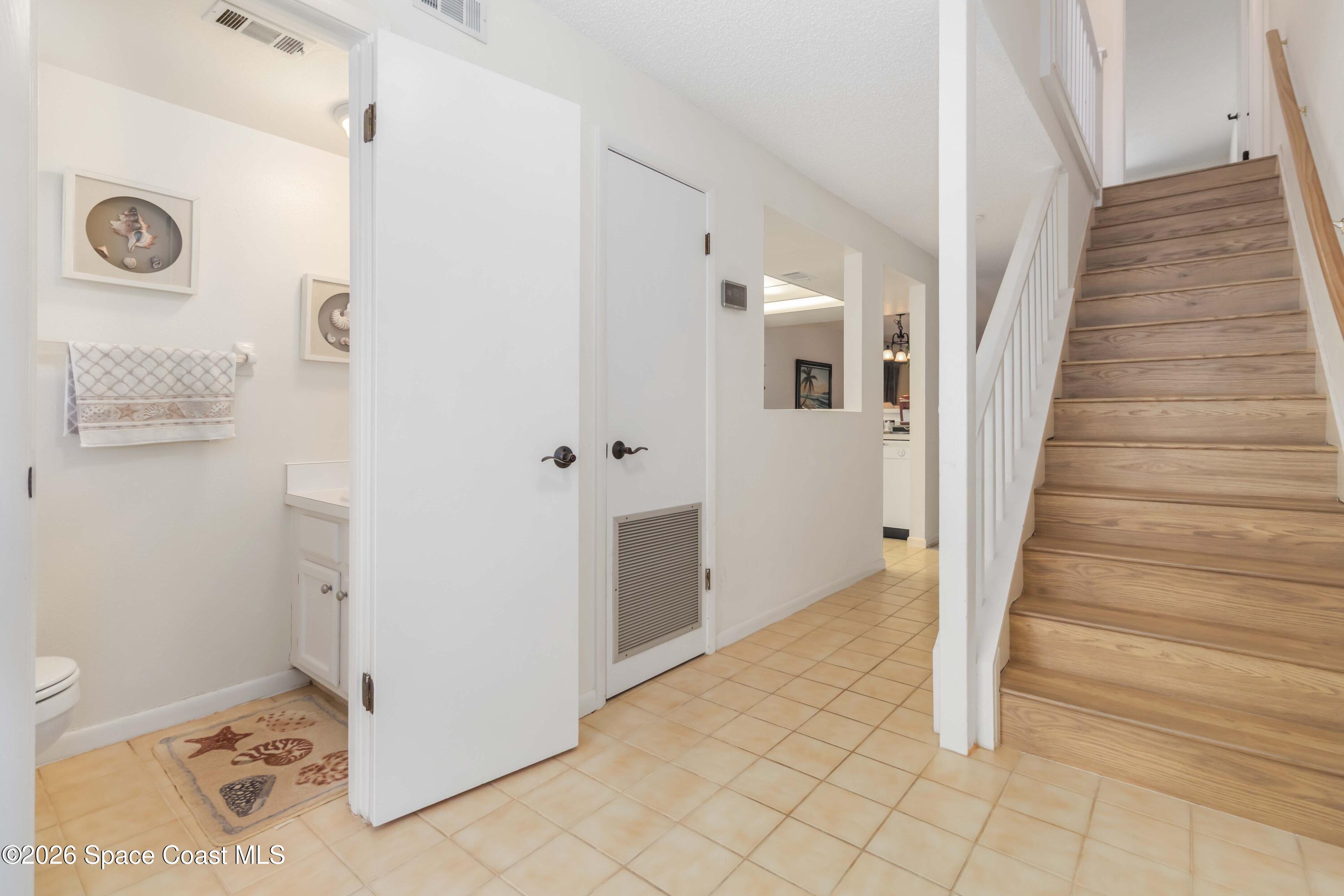 227 Augusta Way Melbourne, FL 32940 - Photo 6 of 38 a view of entryway with bathroom