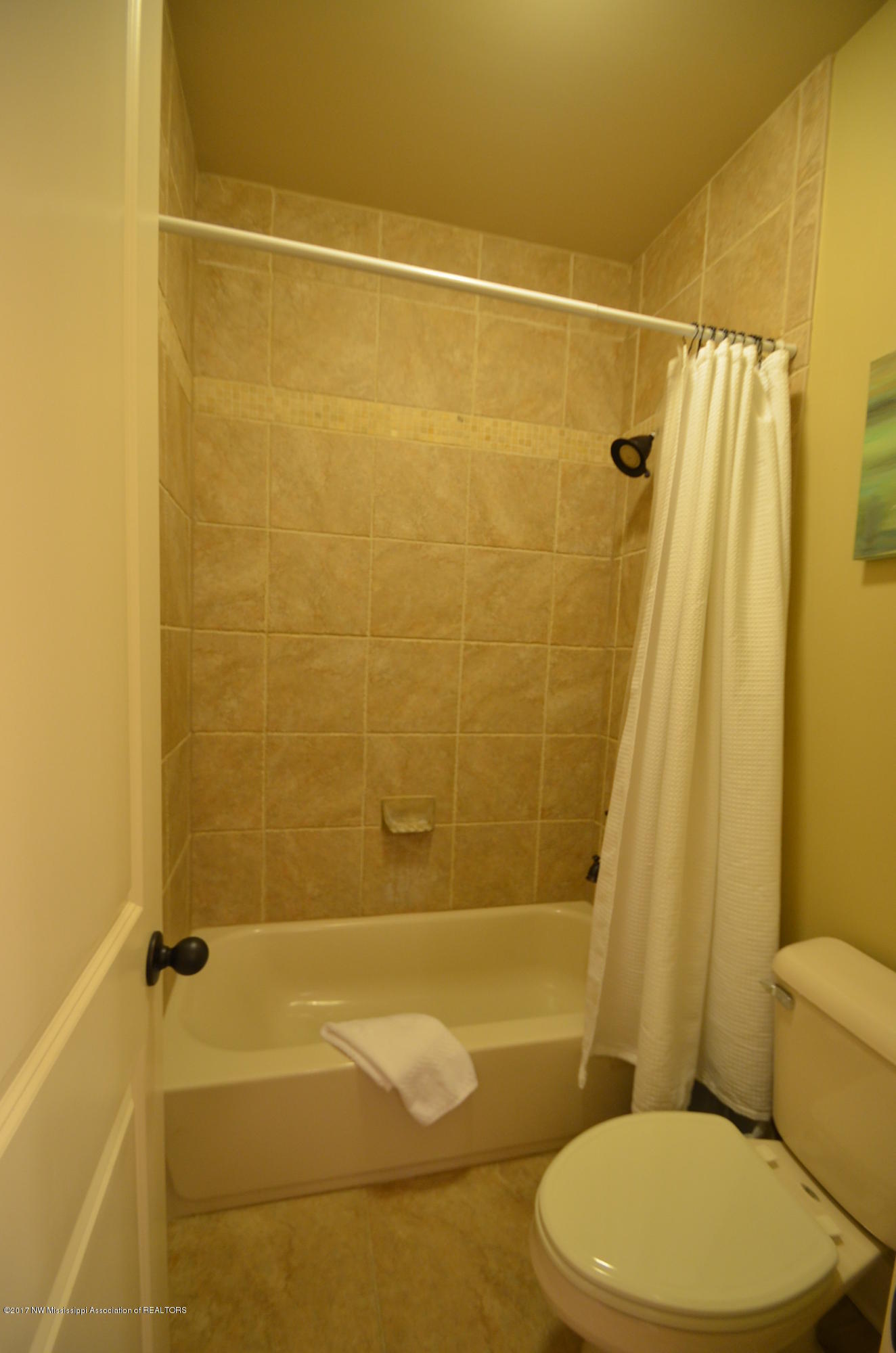 1825 Radley Road Nesbit, MS 38651 - Photo 23 of 44 Full bath 1 down