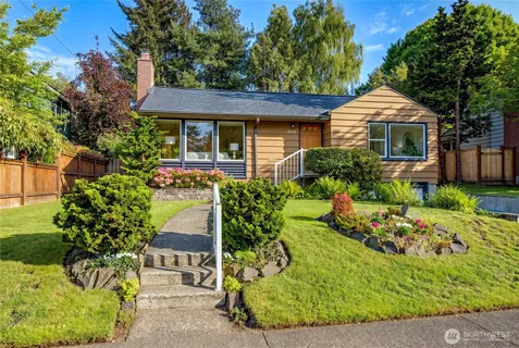 $995,000 | 8232 39th Avenue Northeast, Seattle, WA 98115