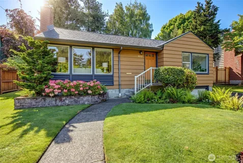 $995,000 | 8232 39th Avenue Northeast, Seattle, WA 98115