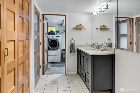 $995,000 | 8232 39th Avenue Northeast, Seattle, WA 98115