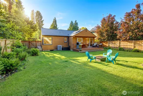 $995,000 | 8232 39th Avenue Northeast, Seattle, WA 98115