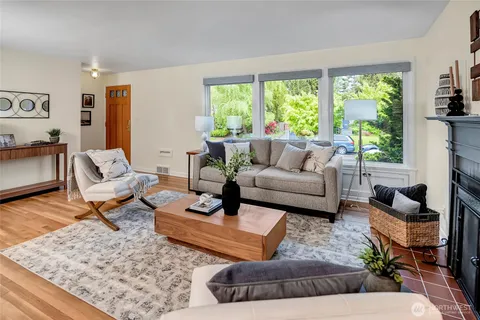 $995,000 | 8232 39th Avenue Northeast, Seattle, WA 98115