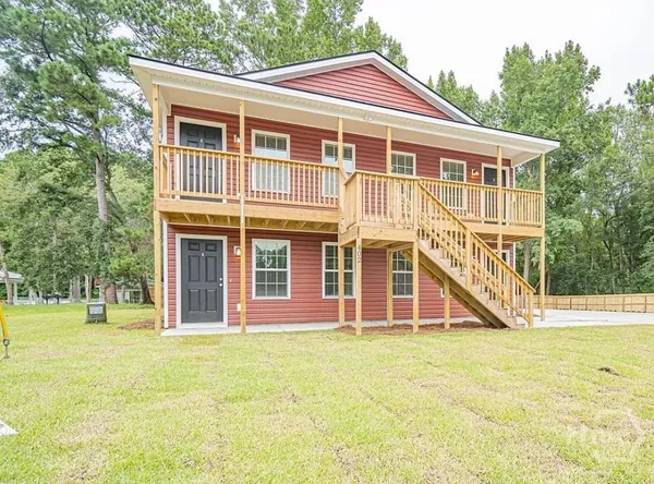 $1,300 | 402 East 3rd Street, Unit B, Springfield, GA 31329