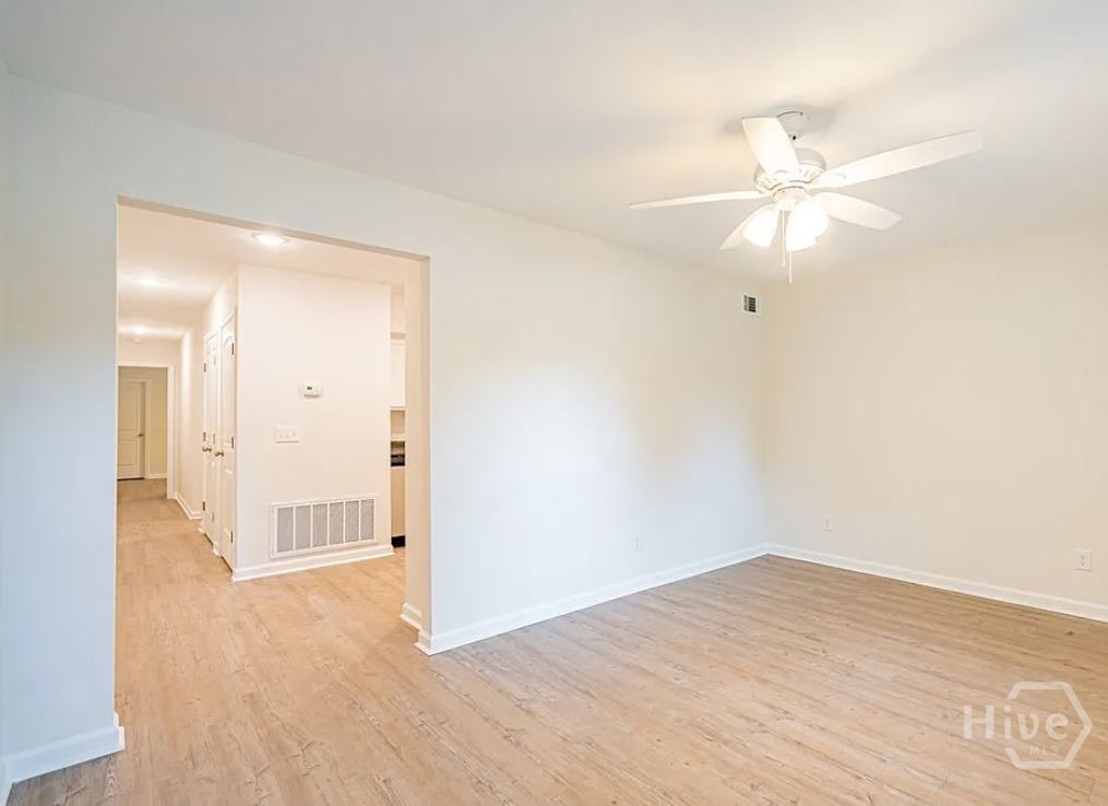 402 East 3rd Street, Unit B Springfield, GA 31329 - Photo 5 of 25
