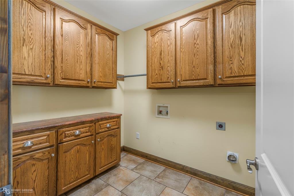 703 Airport Loop Homer, LA 71040 - Photo 19 of 29 Spacious laundry room