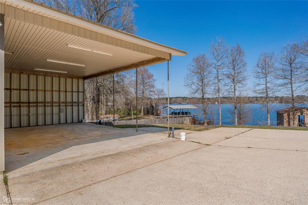 703 Airport Loop Homer, LA 71040 - Photo 24 of 29 Extra covered area