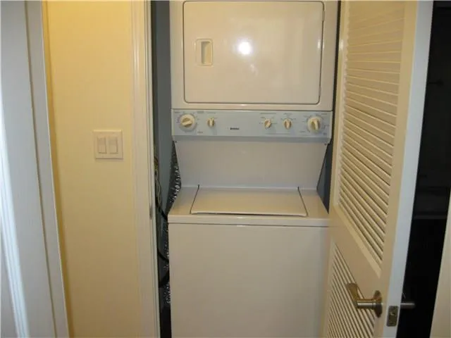 a close up view of a washer and dryer