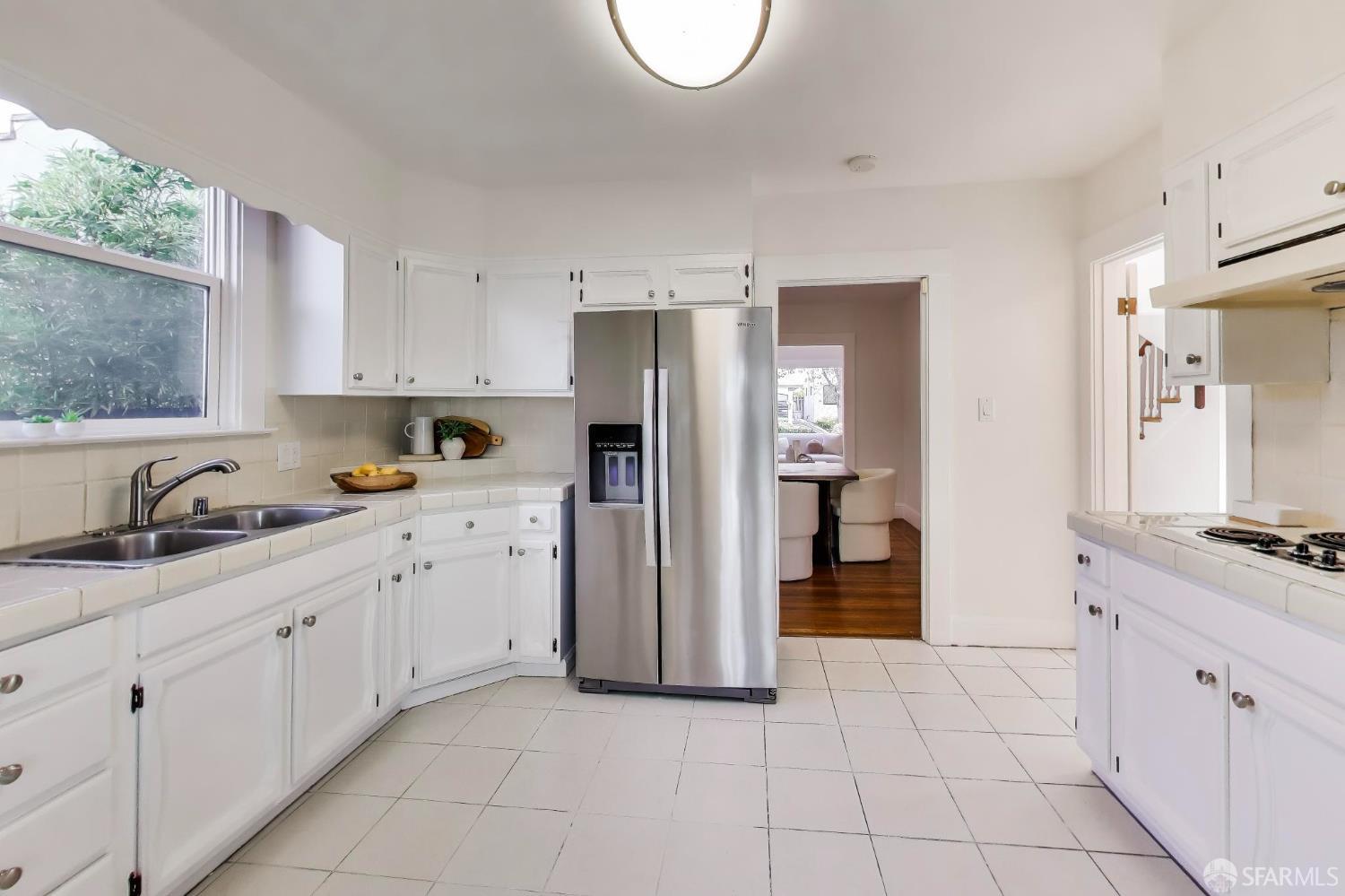 2304 Edwards Street Berkeley, CA 94702 - Photo 9 of 38