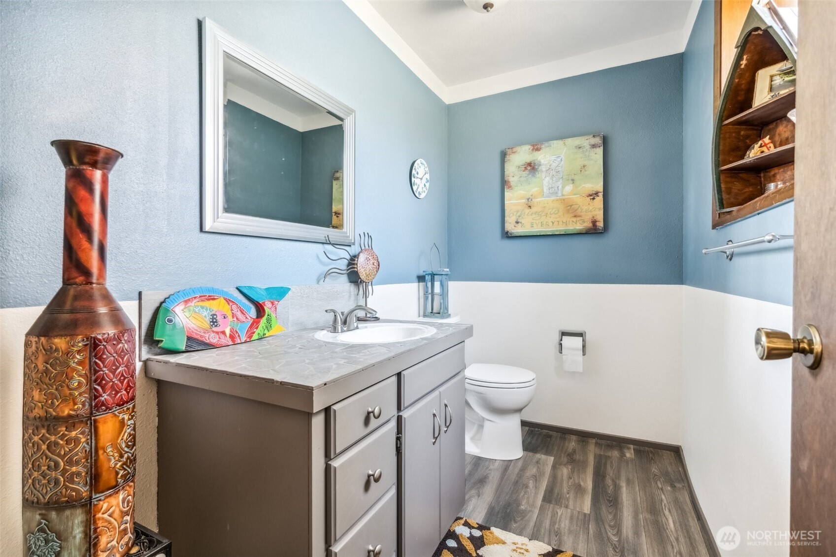122 Fir Drive Chehalis, WA 98532 - Photo 24 of 34 a bathroom with a sink toilet and mirror