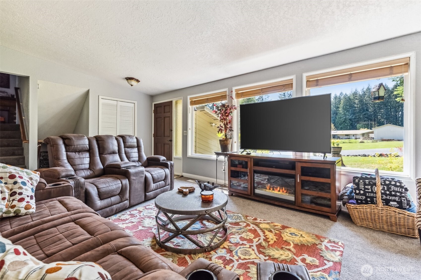 122 Fir Drive Chehalis, WA 98532 - Photo 5 of 34 a living room with furniture and a flat screen tv