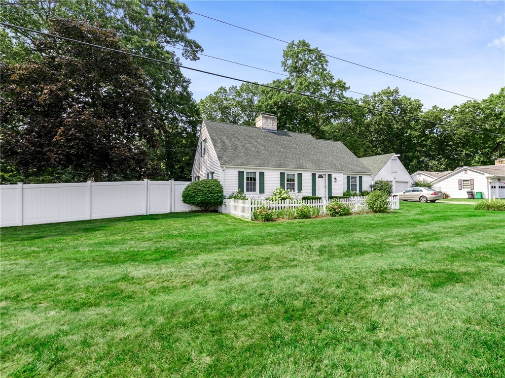 141 Algonquin Drive Warwick, RI 02888 - Photo 3 of 35