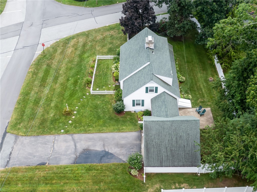 141 Algonquin Drive Warwick, RI 02888 - Photo 4 of 35