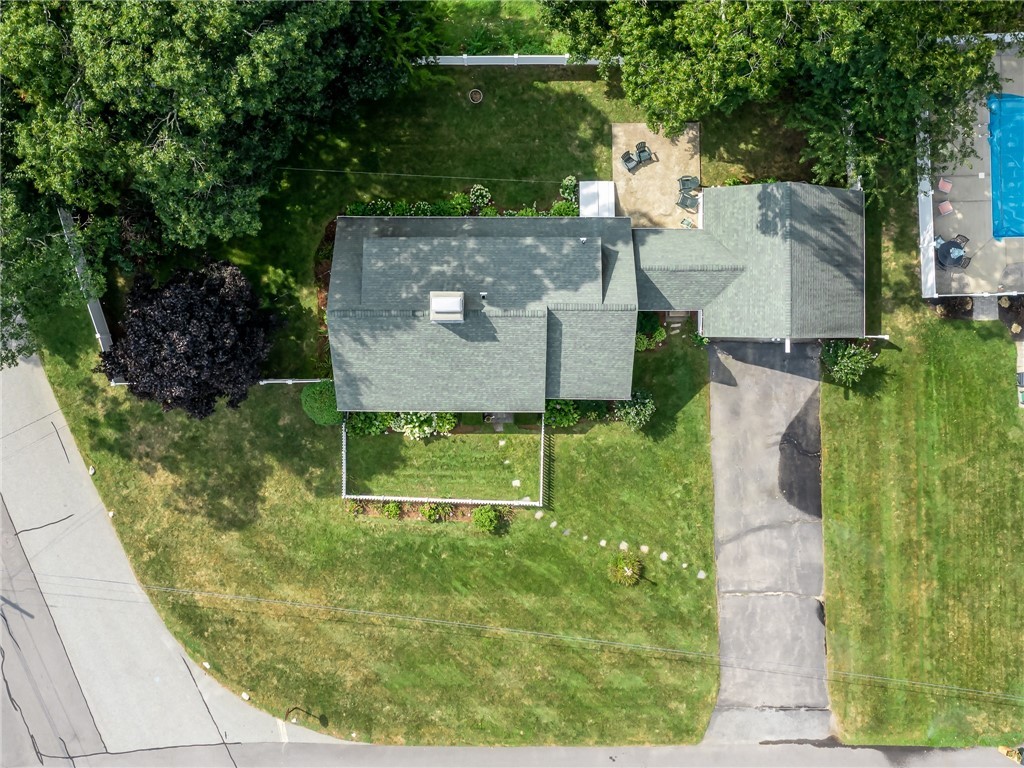 141 Algonquin Drive Warwick, RI 02888 - Photo 5 of 35