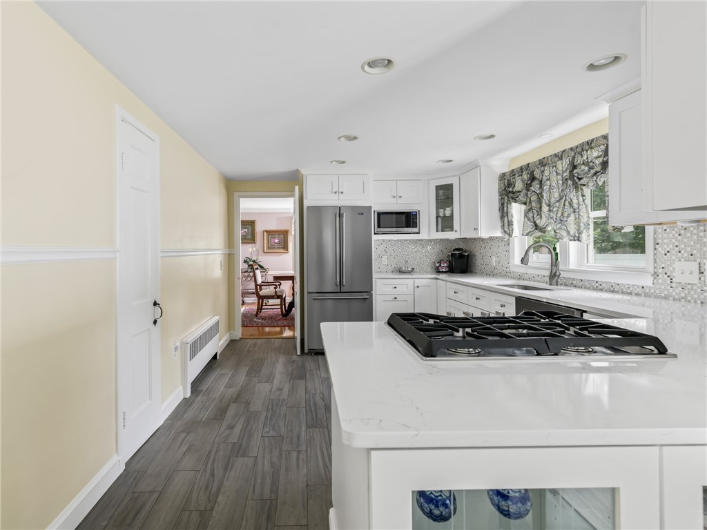 141 Algonquin Drive Warwick, RI 02888 - Photo 7 of 35