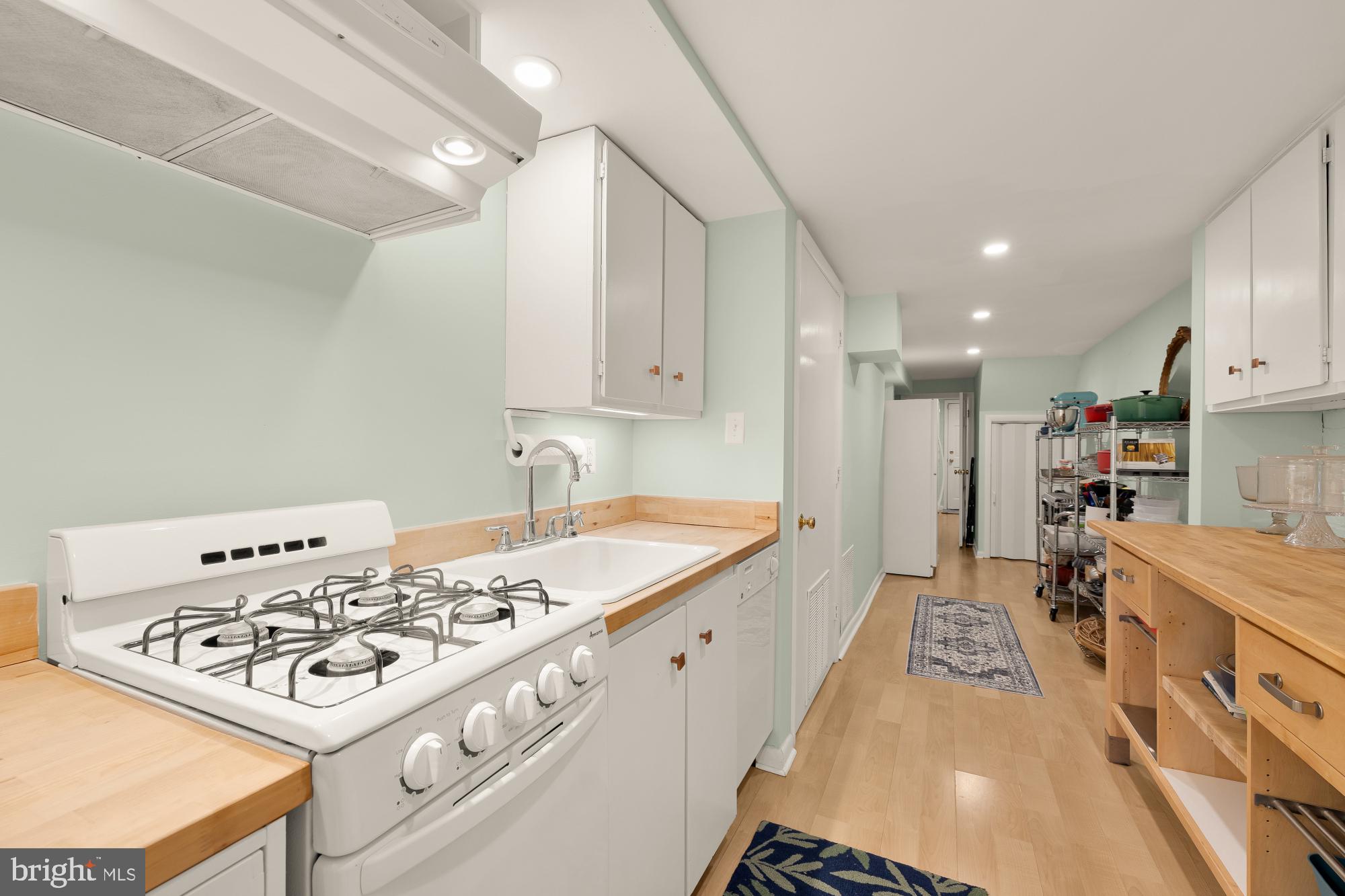 2230 Decatur Place Northwest Washington, DC 20008 - Photo 27 of 32
