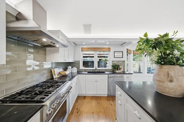 $3,995,000 | 810 Glencrag Way, Woodside, CA 94062