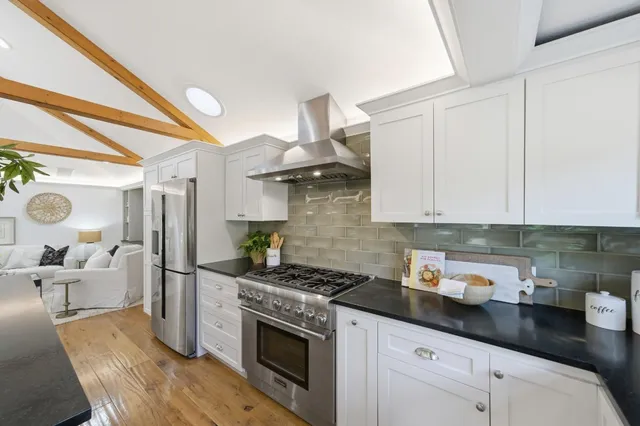 $3,995,000 | 810 Glencrag Way, Woodside, CA 94062