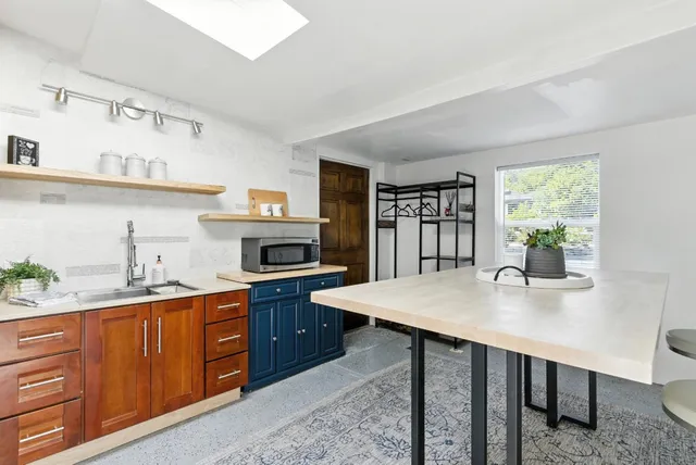 $3,995,000 | 810 Glencrag Way, Woodside, CA 94062