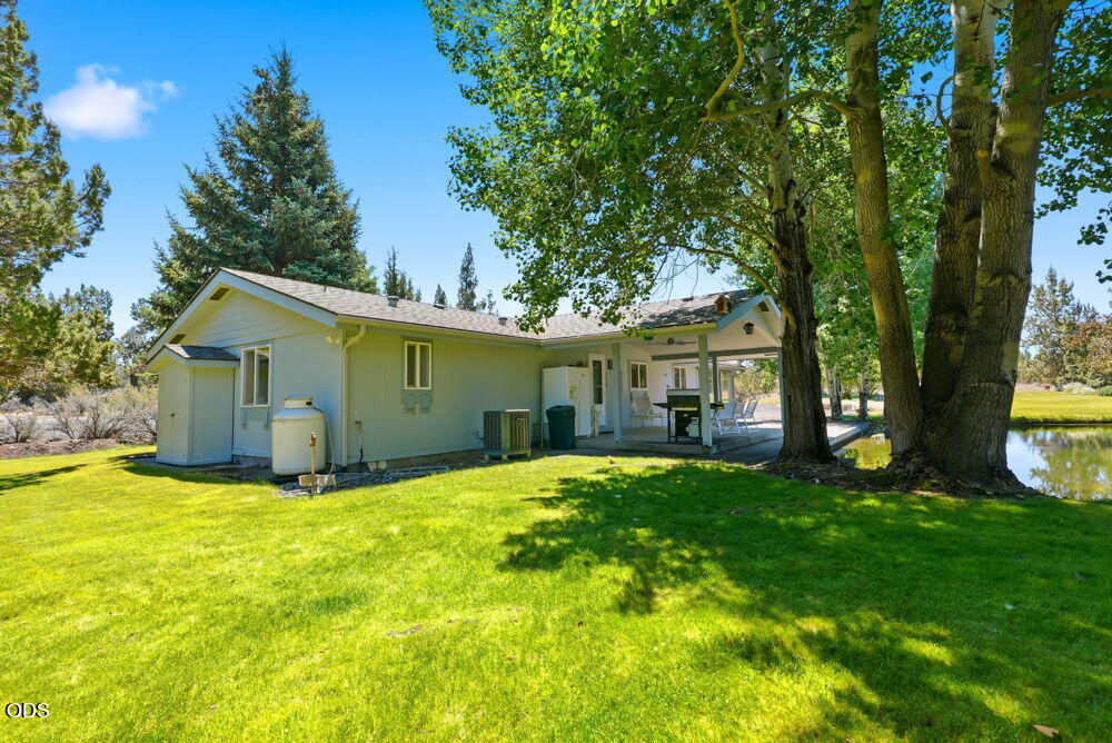62765 Stenkamp Road Bend, OR 97701 - Photo 27 of 47