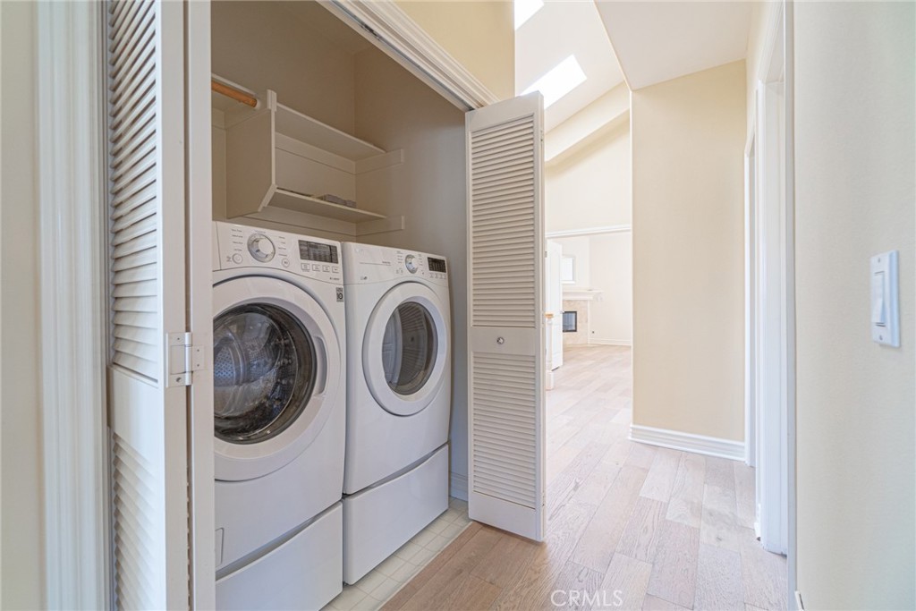 2216 Clark Lane, Unit A Redondo Beach, CA 90278 - Photo 16 of 20 a utility room with dryer and washer
