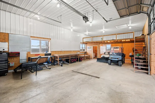 $725,000 | 24284 Schafer Road, Clare, IL 60111