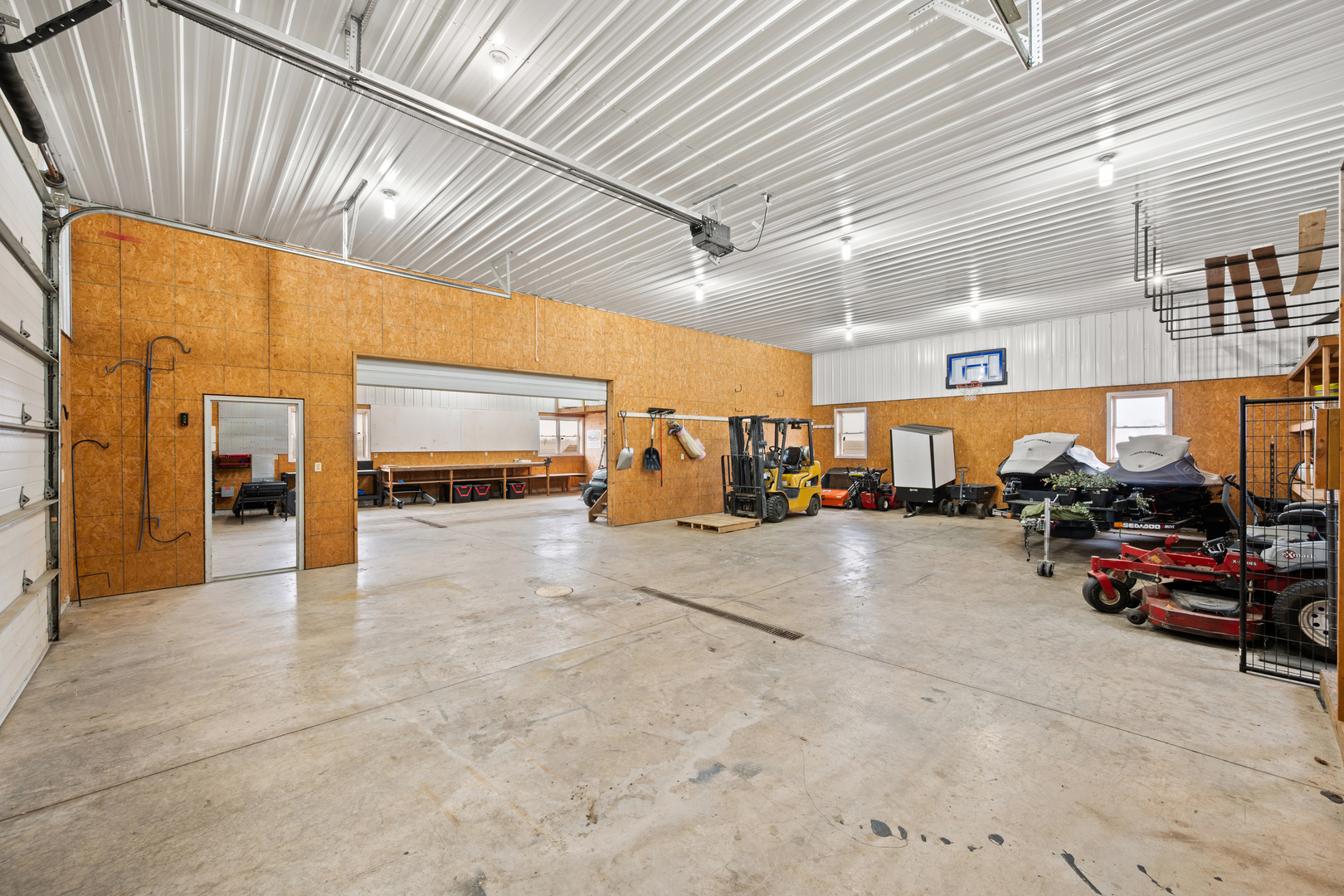 24284 Schafer Road Clare, IL 60111 - Photo 16 of 60