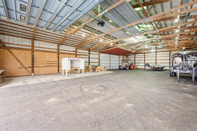 $725,000 | 24284 Schafer Road, Clare, IL 60111