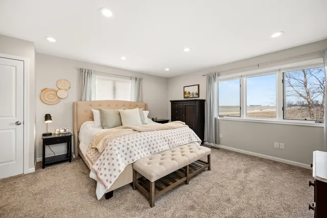 $725,000 | 24284 Schafer Road, Clare, IL 60111