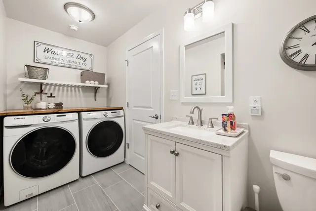 $725,000 | 24284 Schafer Road, Clare, IL 60111