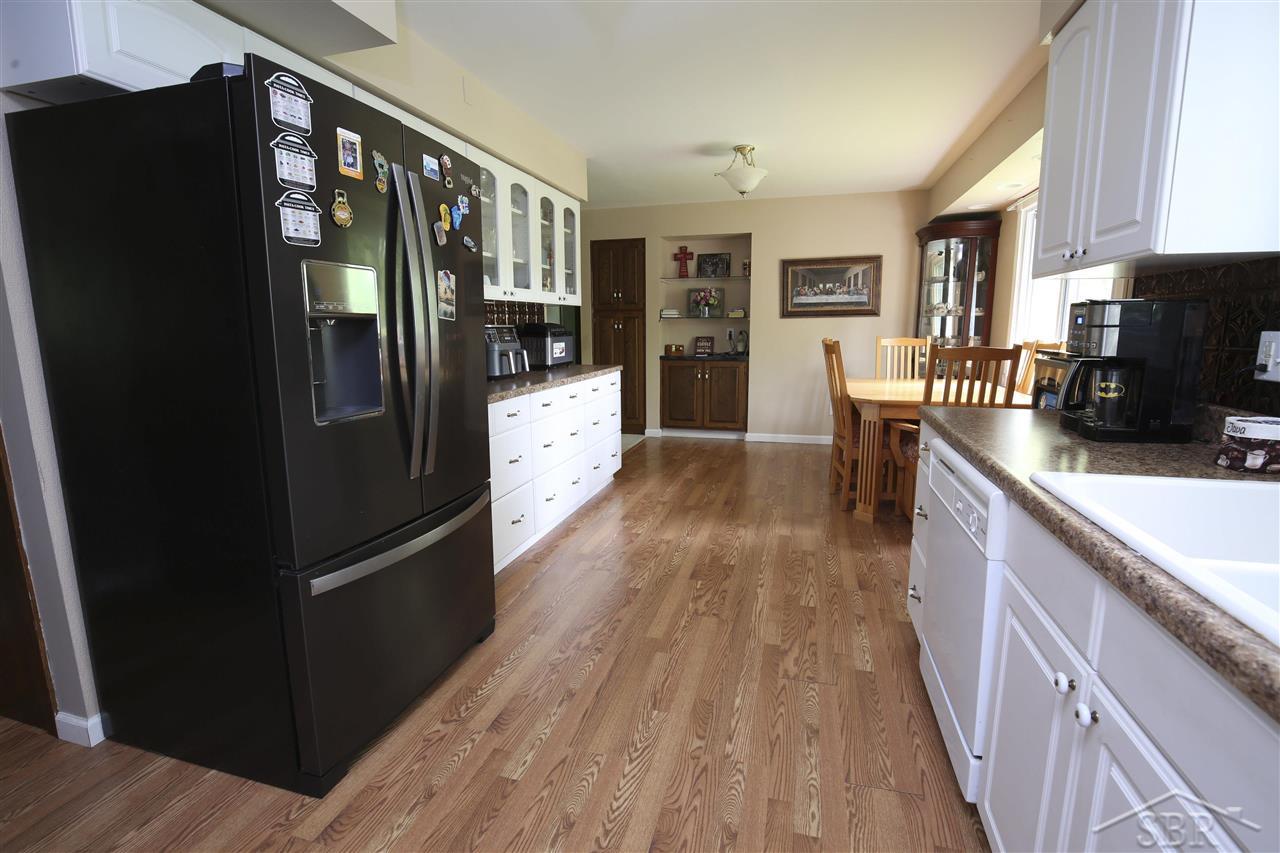 1890 East Brooks Road Midland, MI 48640 - Photo 13 of 53 50076548-12.JPG