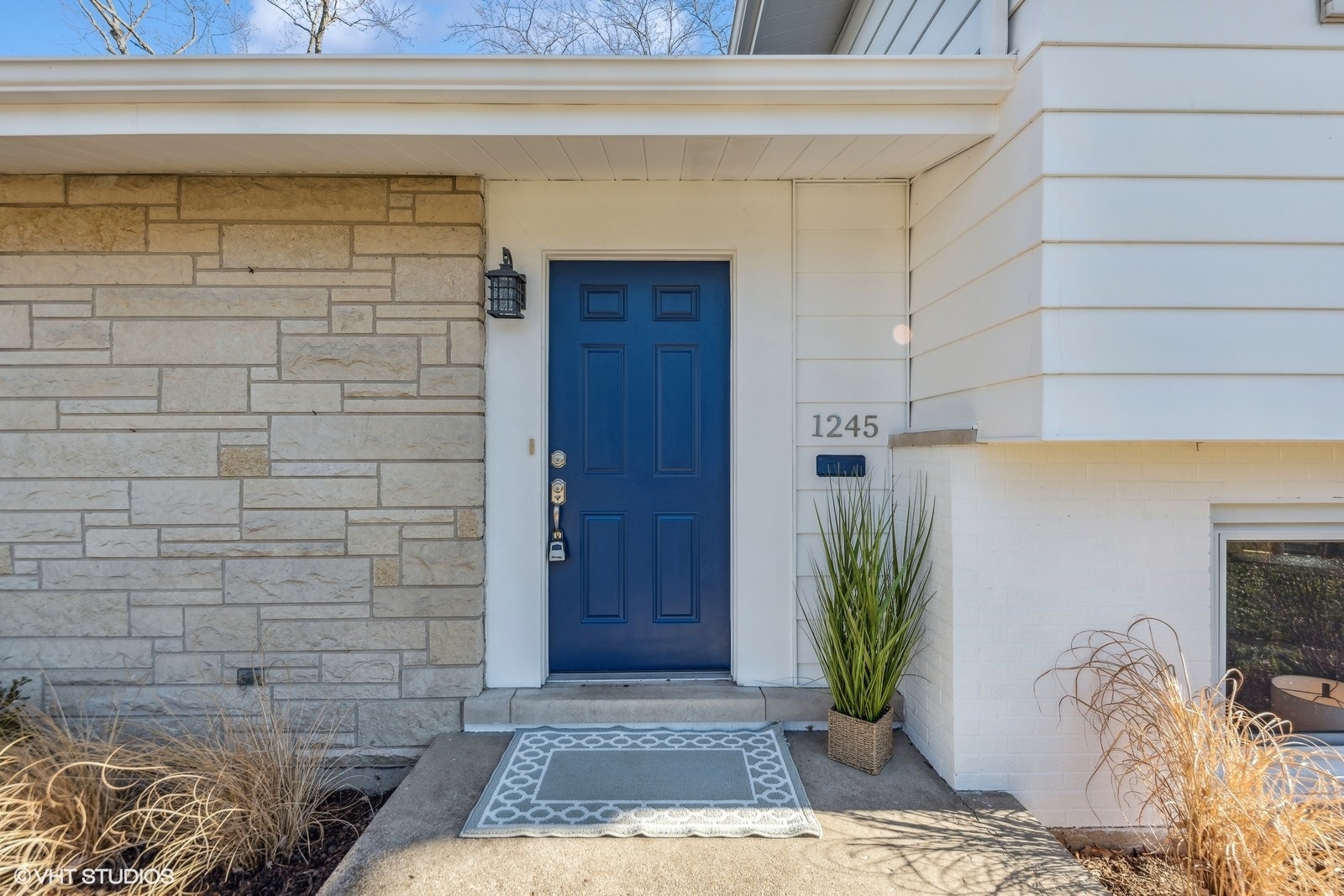 1245 Kenton Road Deerfield, IL 60015 - Photo 2 of 15 Gallery Image 2