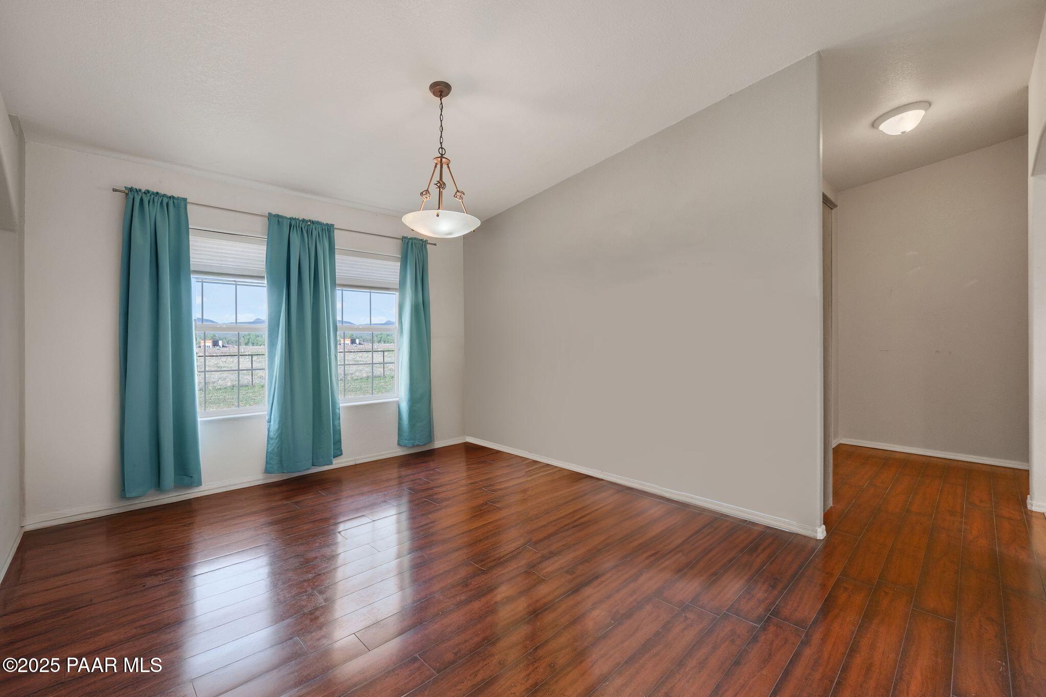 2895 West Annie Road Paulden, AZ 86334 - Photo 11 of 57 064-Dining Room