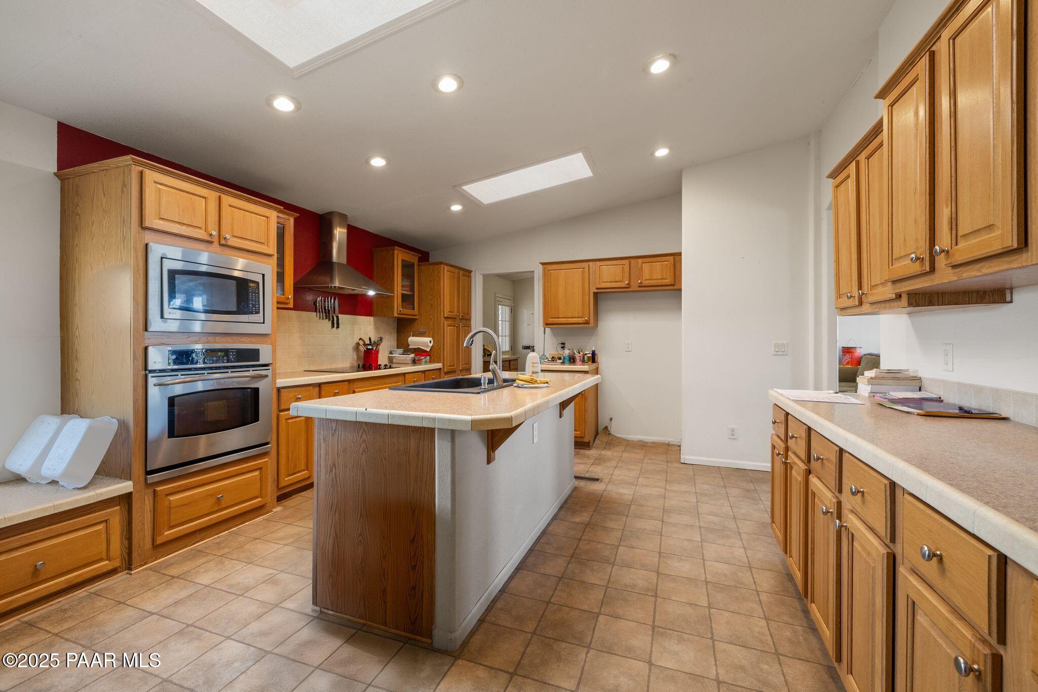 2895 West Annie Road Paulden, AZ 86334 - Photo 13 of 57 044-Kitchen