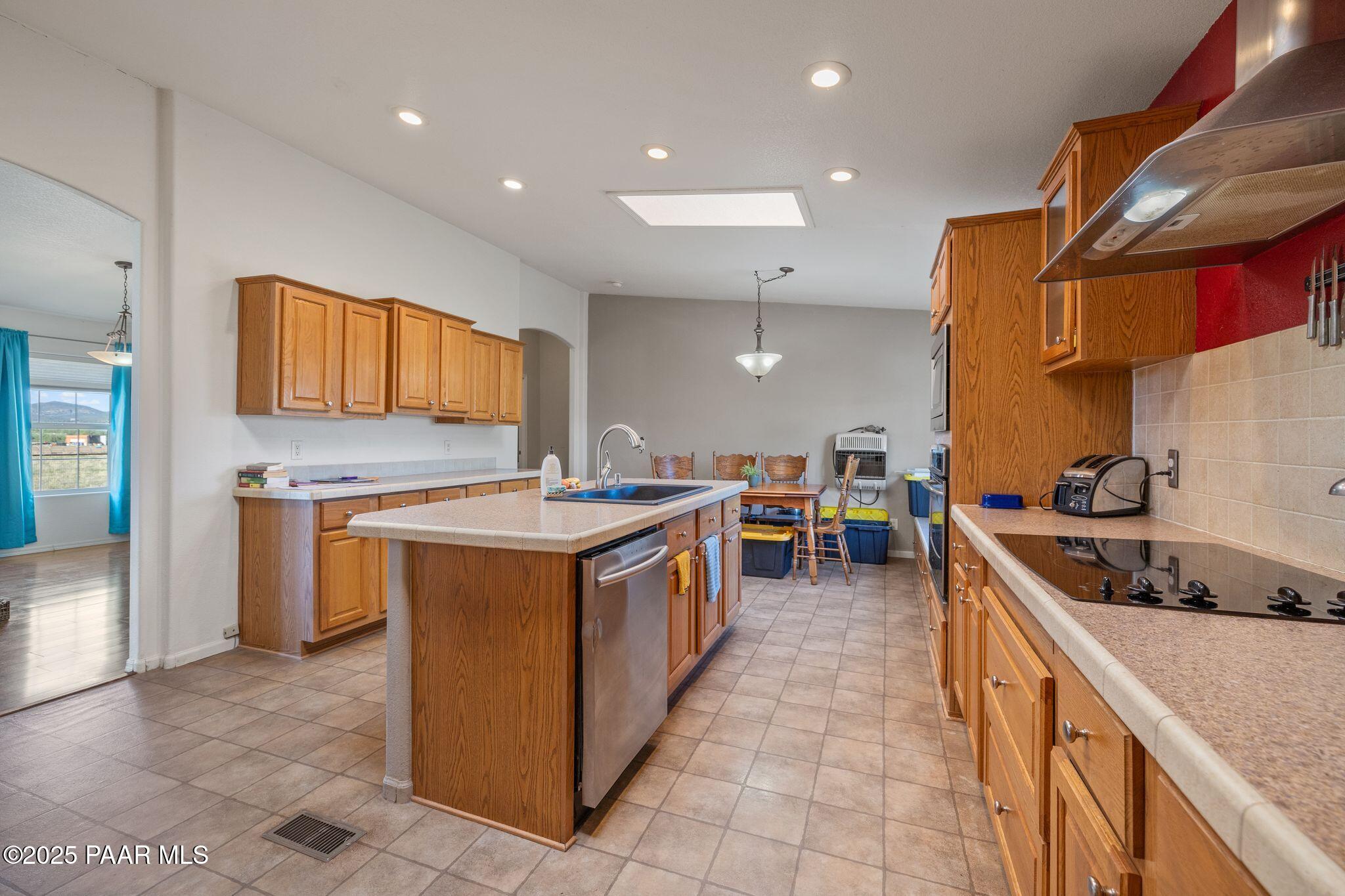 2895 West Annie Road Paulden, AZ 86334 - Photo 14 of 57 034-Kitchen